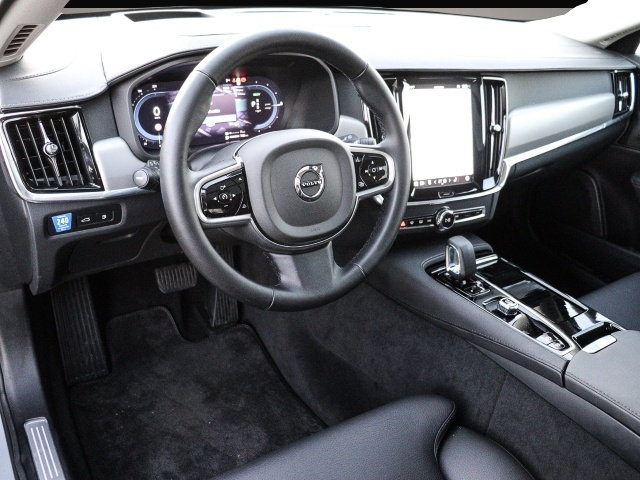 Bild 3 Volvo V90 Kombi Plus Dark Recharge Plug-In Hybrid AWD