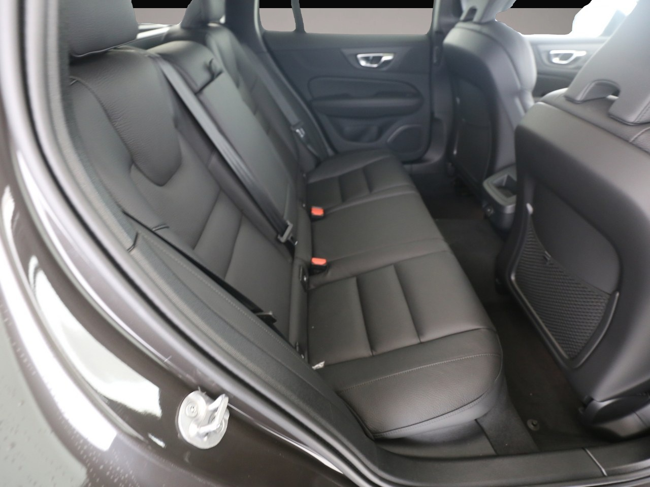 Bild 4 Volvo V60 Kombi Plus Dark B4 Benzin EU6e Digitales Coc