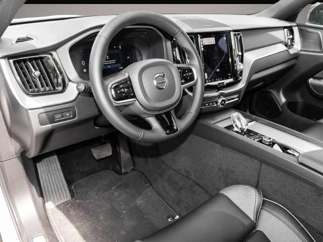 Bild 4 Volvo XC60 Plus Dark Recharge Plug-In Hybrid AWD T6 Tw