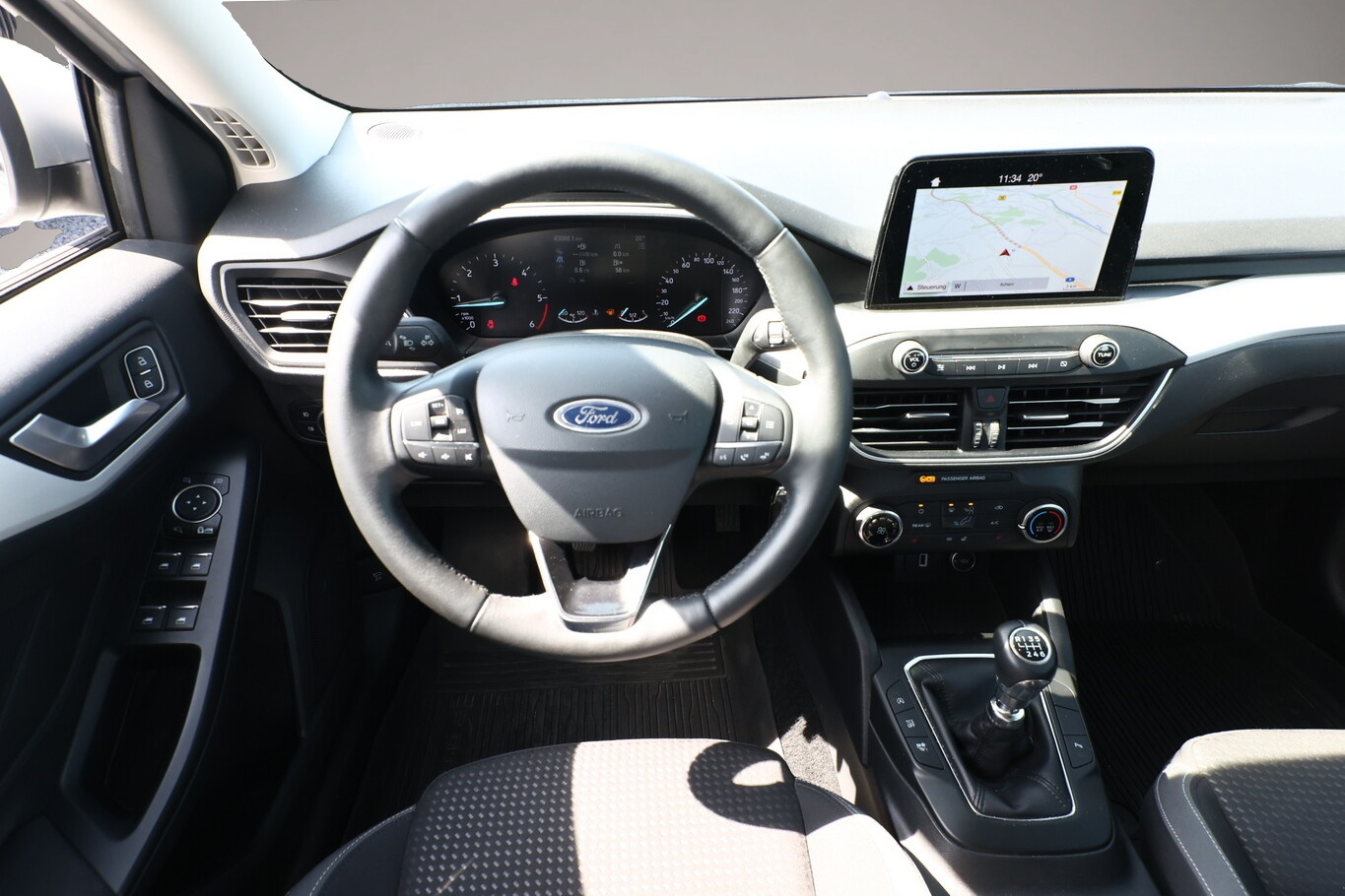 Bild 6 Ford Focus 1.5 EcoBlue 120 Cool&Connect Nav AHK SHZ