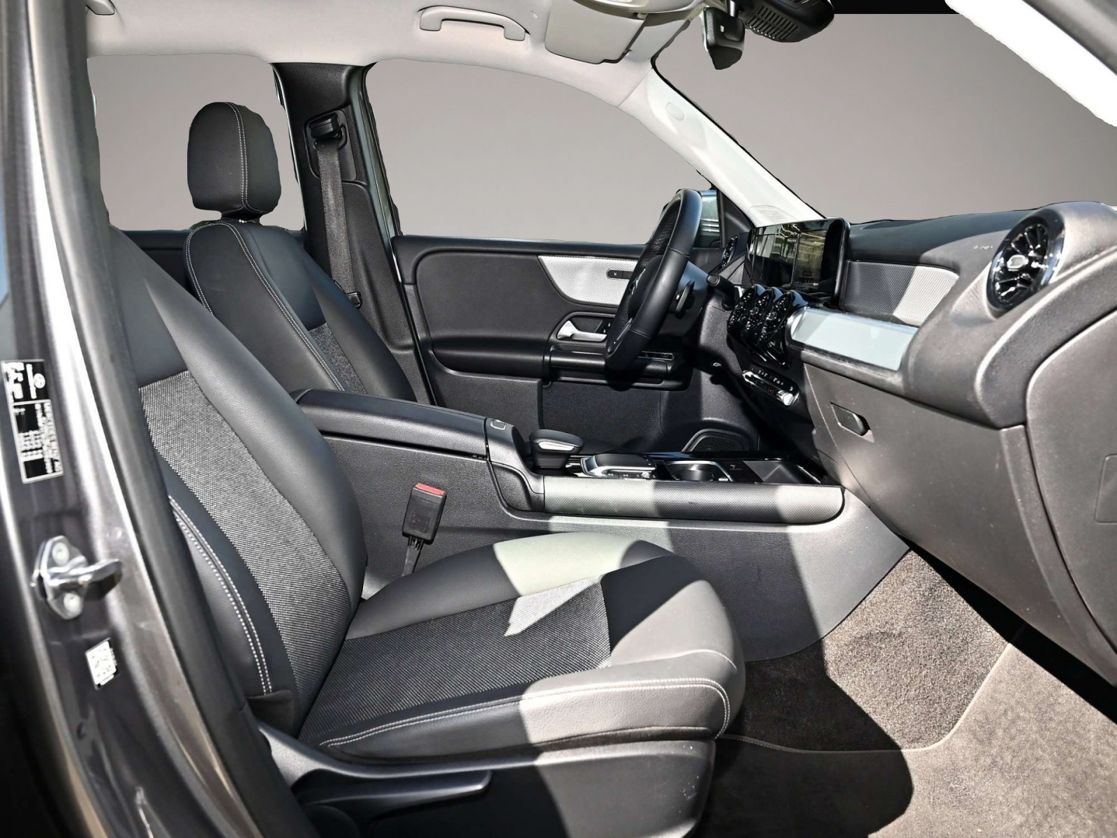 Bild 2 Mercedes-Benz GLB 200