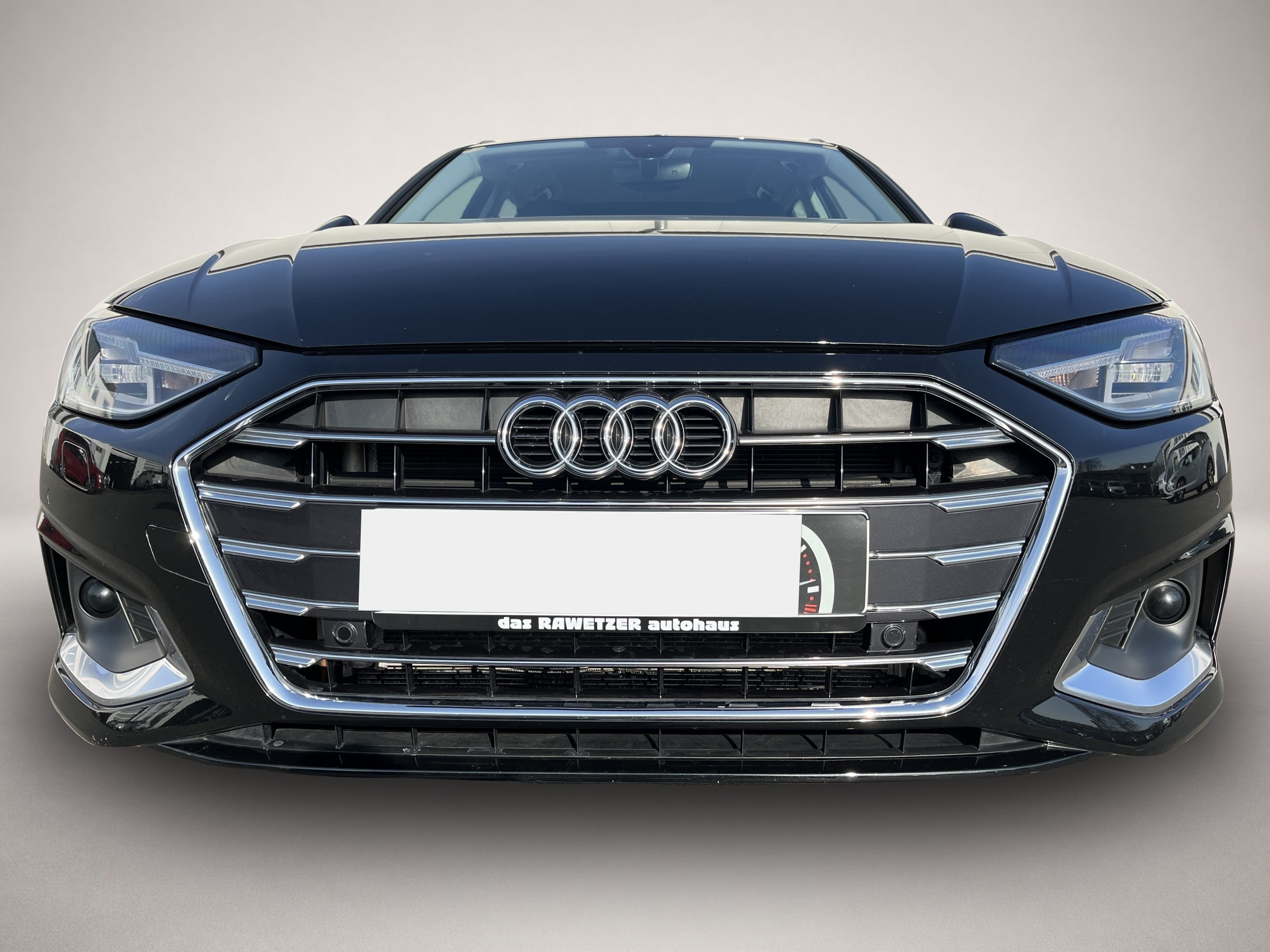 Fotografie des Audi A4 Avant 40 2.0 TDI S tronic advanced 173¤ m.20%