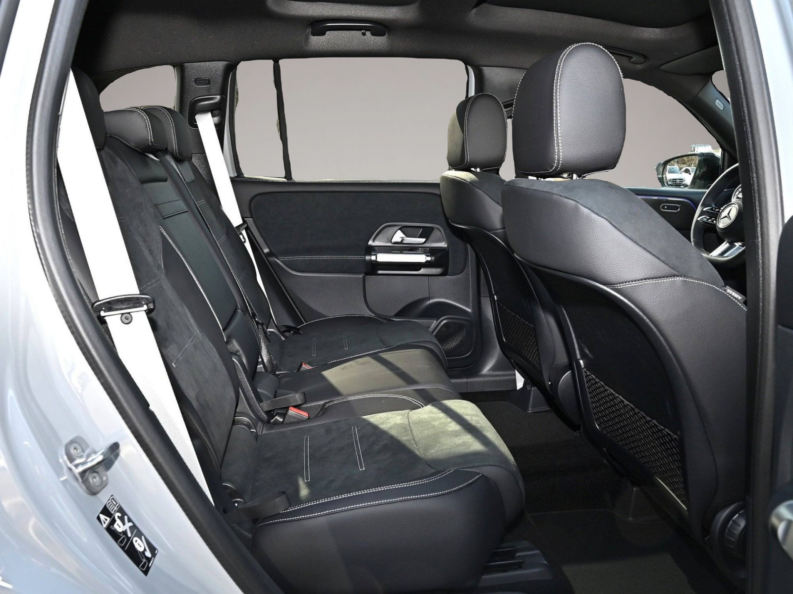 Bild 4 Mercedes-Benz GLB 200