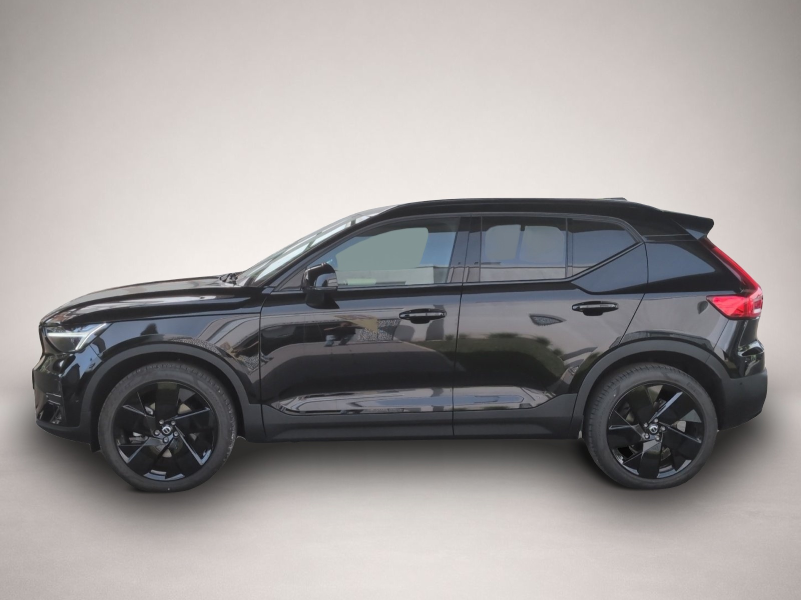 Bild 2 Volvo XC40 B4 Plus Black Edition ACC+LED+Navi+SHZ+360