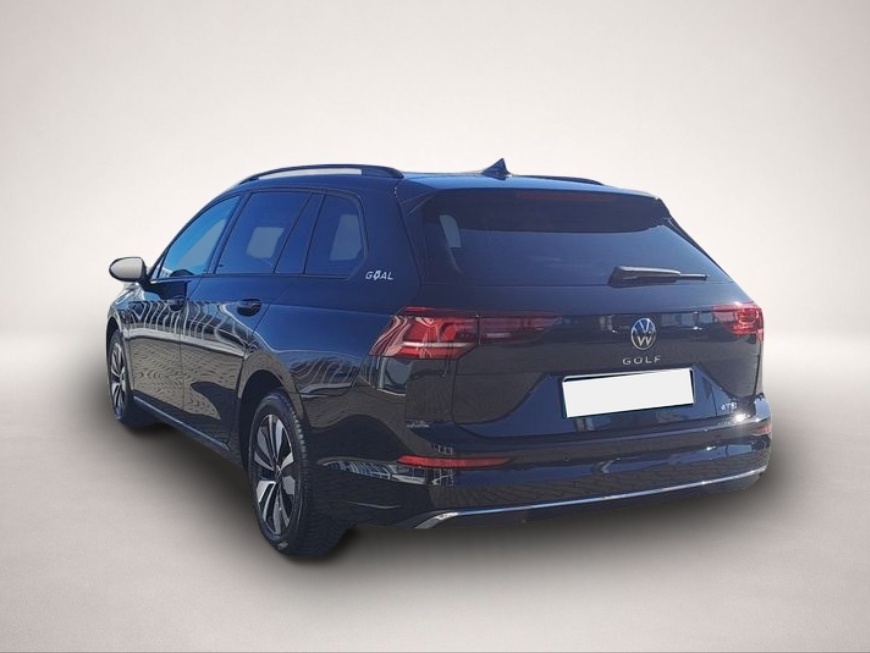 Fotografie 2 des Volkswagen Golf Variant 1.5 eTSI OPF DSG Goal Allwetterreif