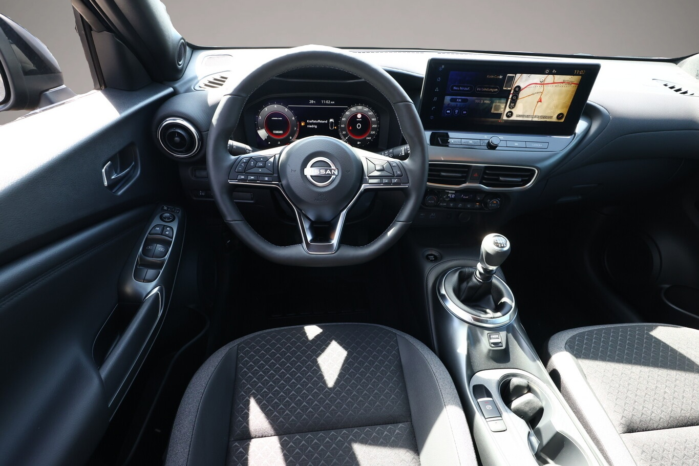 Bild 6 Nissan Juke N-Connecta MT SHZ Nav DigC Keyl PrivG LHZ