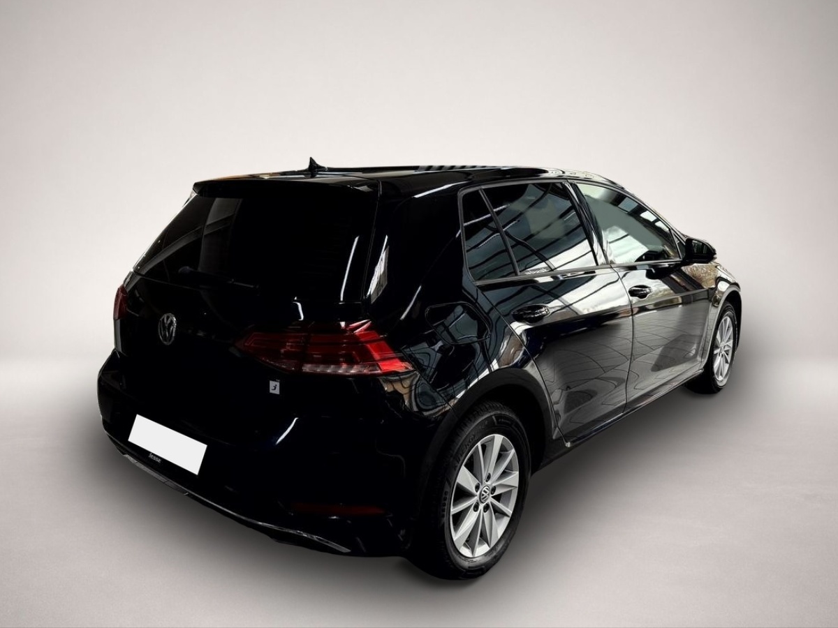 Fotografie des Volkswagen Golf VII 1.0 TSI Comfortline ACC Navi SHZ PDC