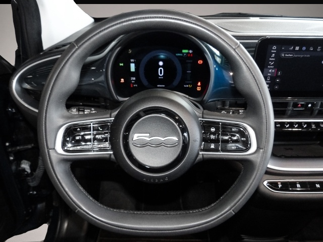 Bild 5 Fiat 500e Cabrio Icon Navi Digitales Cockpit Apple Ca