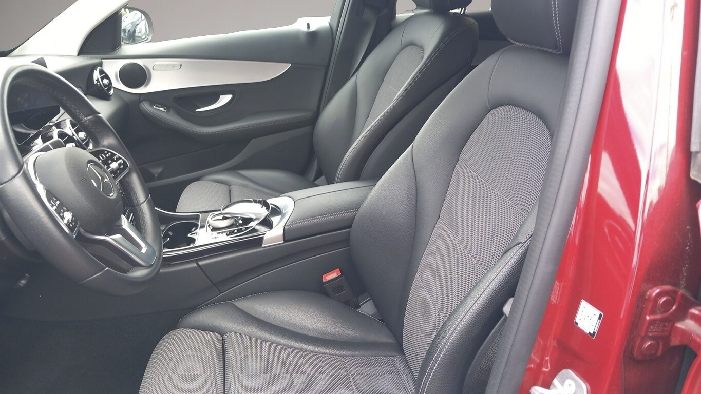 Fotografie 6 des Mercedes-Benz C 300 T Avantgarde LED Nav AHK eHk SHZ ParkP 17Z
