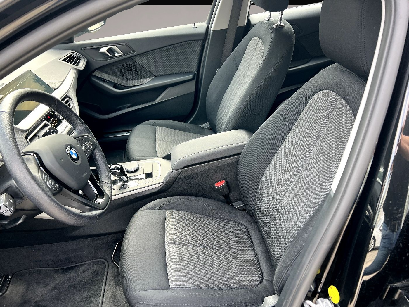 Fotografie 7 des BMW 120 120d Advantage *LED Navi Sitzh. DAB PDC v+h*