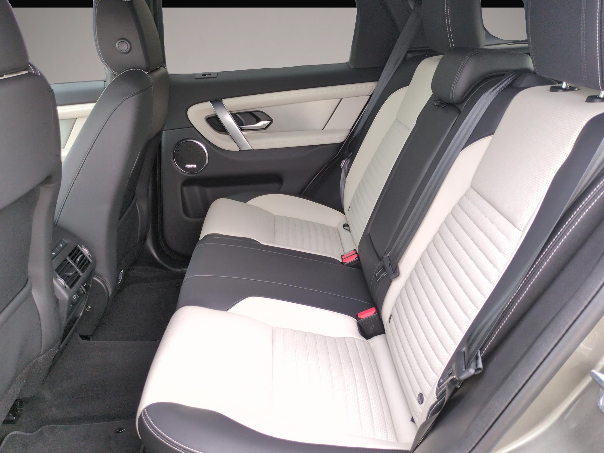 Bild 6 Land Rover Discovery Sport P250 Dynamic SE Pano/AHK Winter-