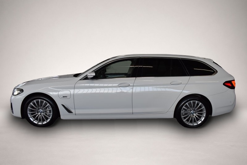 Fotografie 2 des BMW 530 530e Touring LED NAVI LEDER ACC Travel Paket