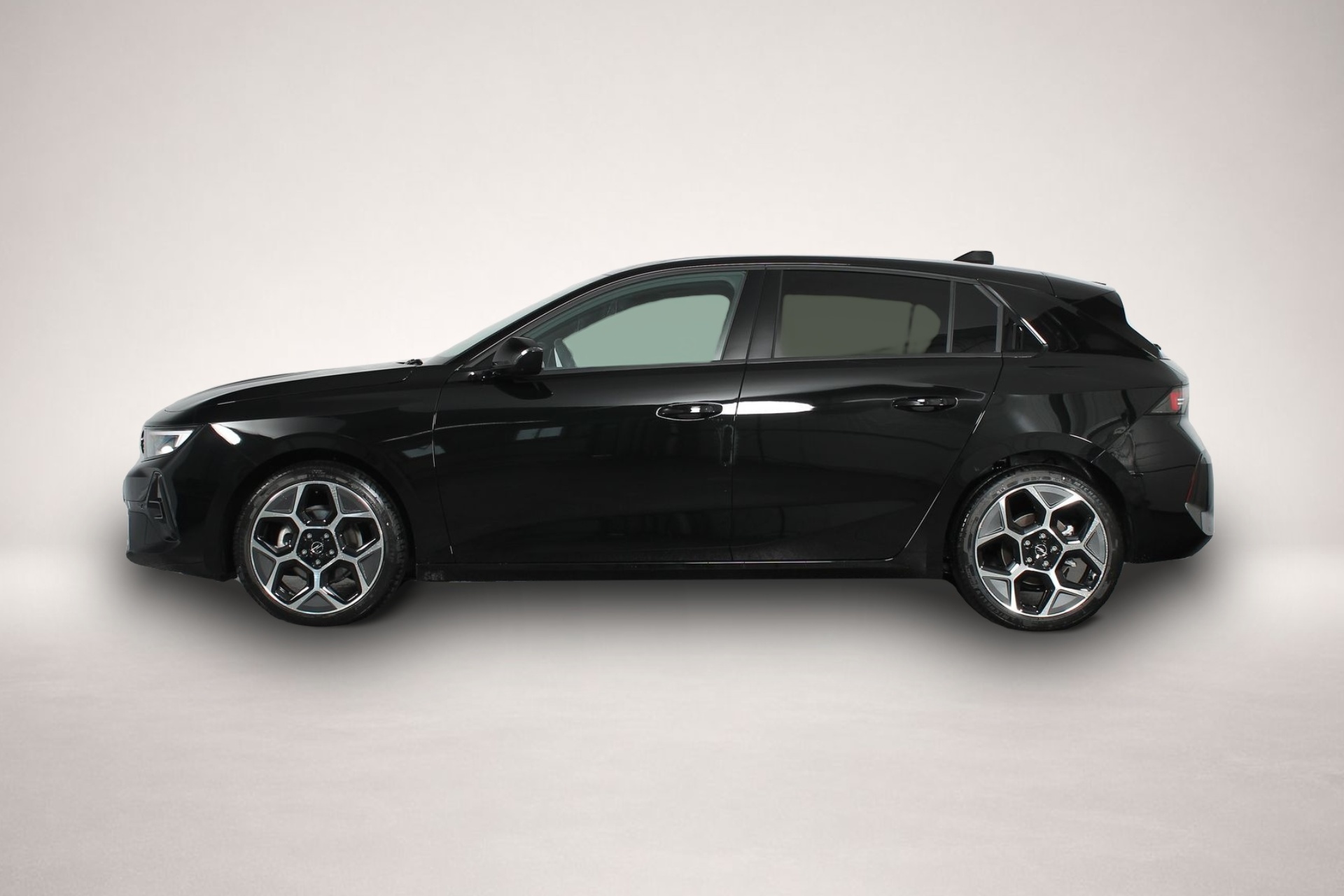 Fotografie 2 des Opel Astra 1.2 Turbo 8-Gang-Automatik
