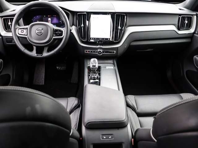 Bild 4 Volvo XC60 Plus Dark Recharge Plug-In Hybrid AWD T8 Tw