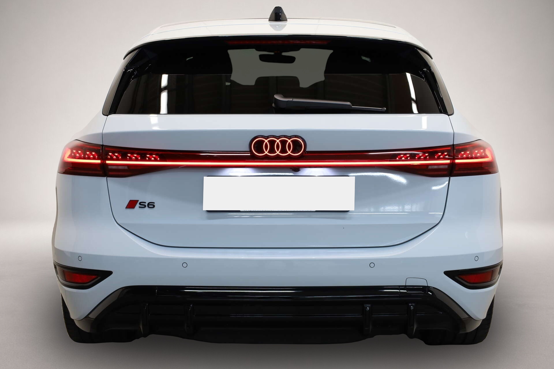 Fotografie des Audi e-tron S6 Avant e-tron