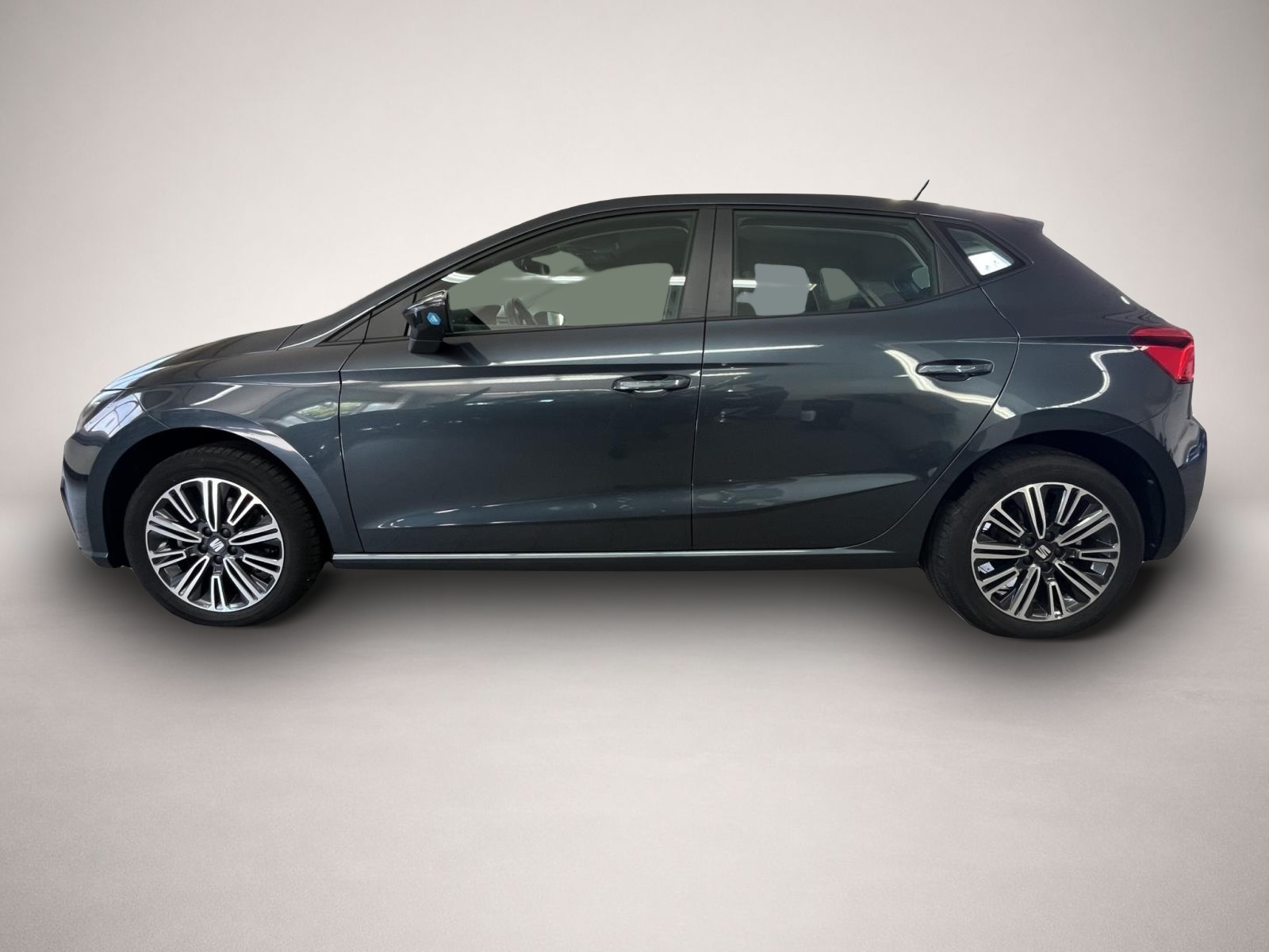 Bild 3 Seat Ibiza 1.0 TSI DSG Style Edition REAR VIEW FULL D