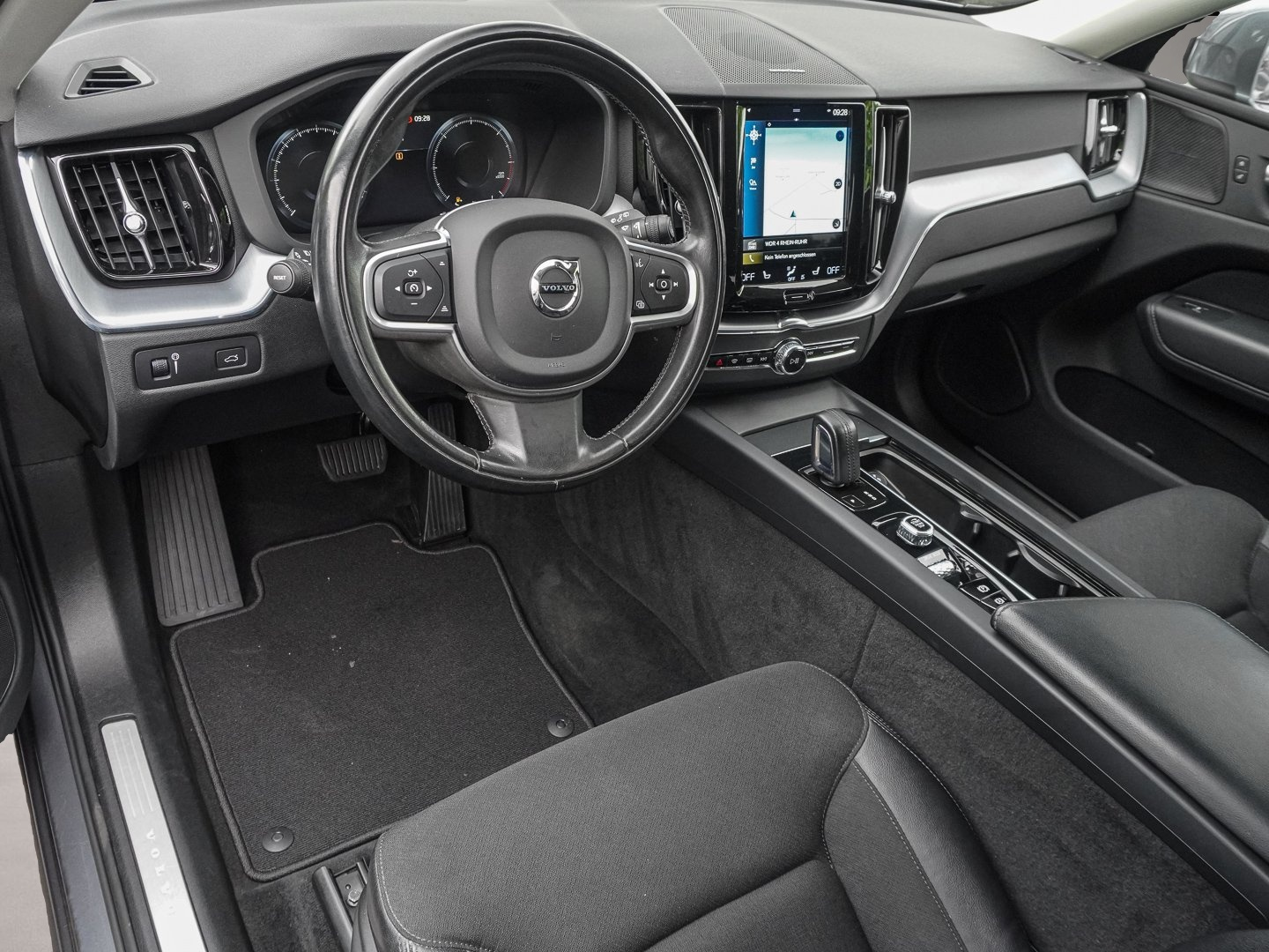 Fotografie 7 des Volvo XC60 B4 AWD Momentum Pro LED Kamera