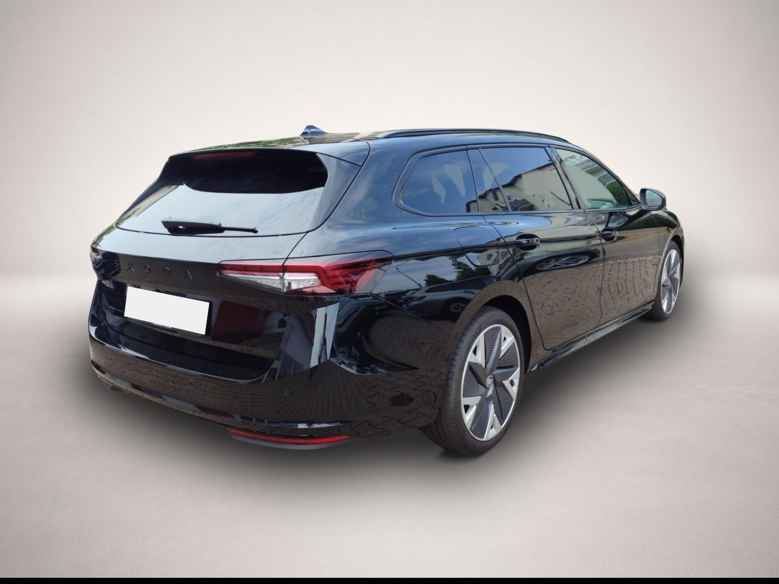 Bild 3 Skoda Superb 2.0 TDI DSG Sportline Leichter Hagel Beh.