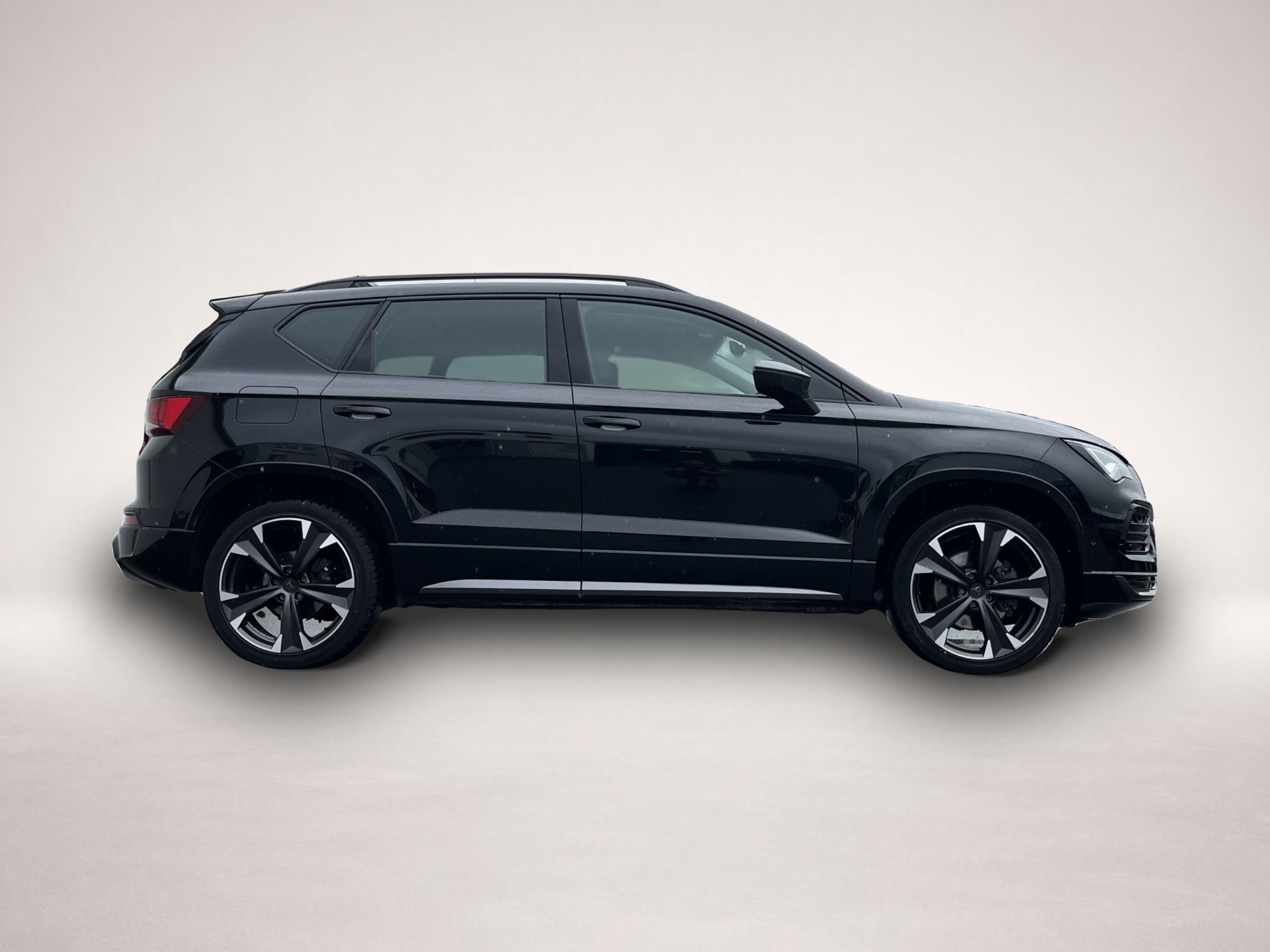 Fotografie 4 des Cupra Ateca 1.5 TSI DSG AHK Navi LED RFK SHZ LR-HZG Pa