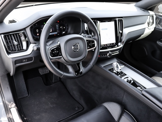 Bild 3 Volvo V60 Cross Country Cross Country Plus AWD B4 Dies