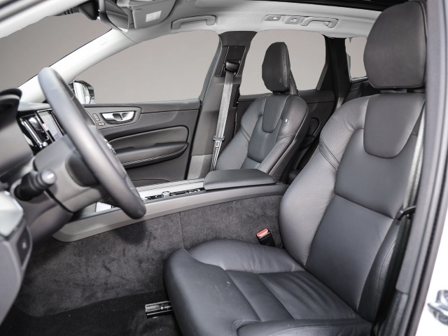 Fotografie des Volvo XC60 Ultimate Dark B4 Diesel Leder Navi Panorama