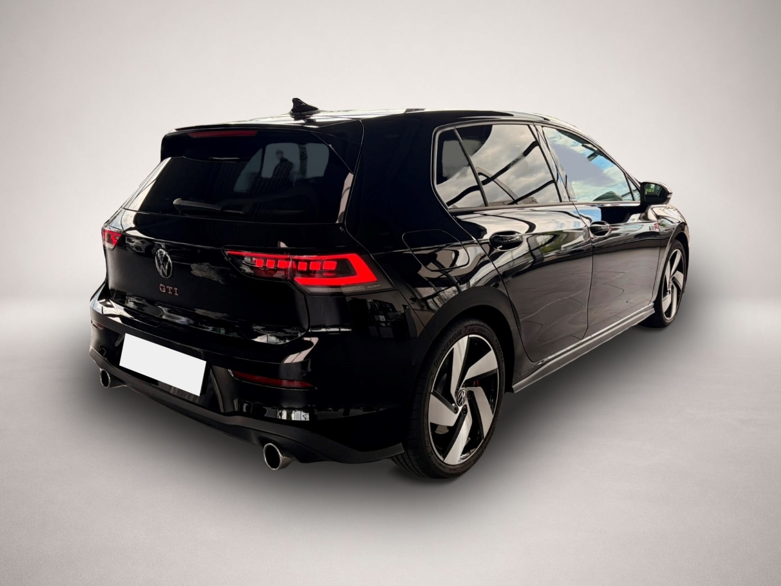 Vehicle image 0