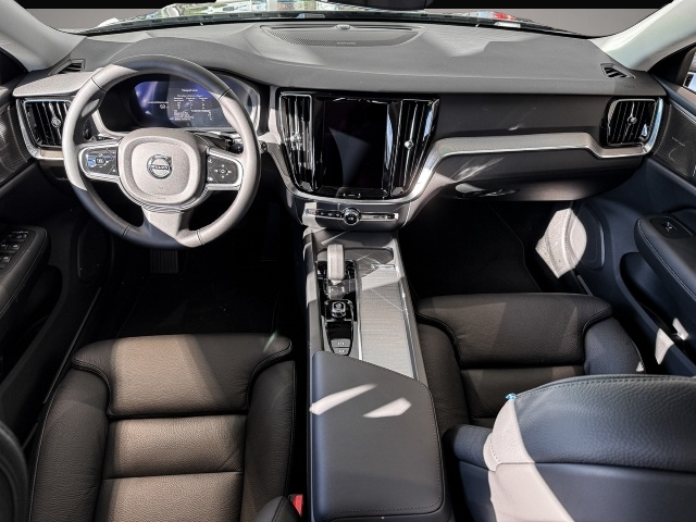 Bild 5 Volvo V60 B4 Benzin Plus Dark Surround View