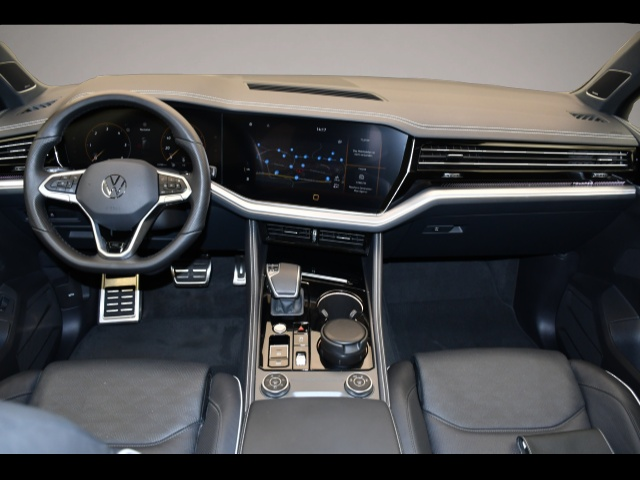 Bild 4 Volkswagen Touareg 3.0 TDI 4M Tip. R-Line Matrix/Pano/Stand