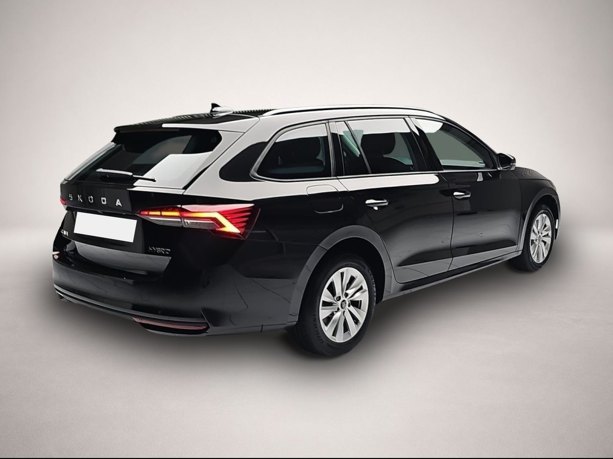 Bild 2 Skoda OCTAVIA COMBI 1.5 TSI DSG 130 JAHRE KLIMAAUTO LE