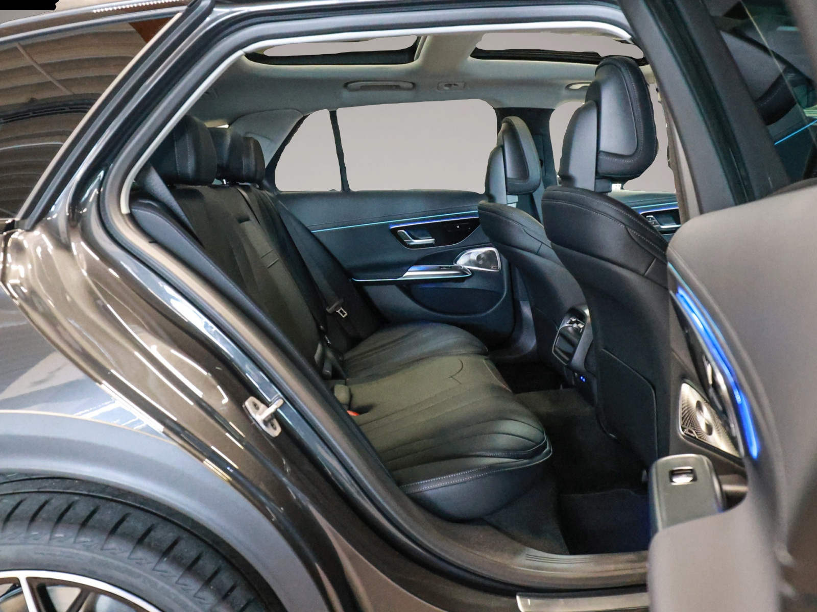 Bild 4 Mercedes-Benz E 300