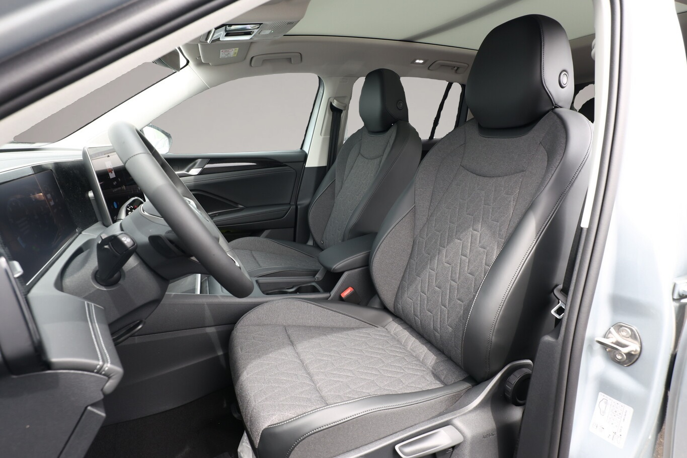 Bild 5 Volkswagen Tiguan DSG LED+ IQ.DRIVE Pano SHZ 5JGar. Keyl