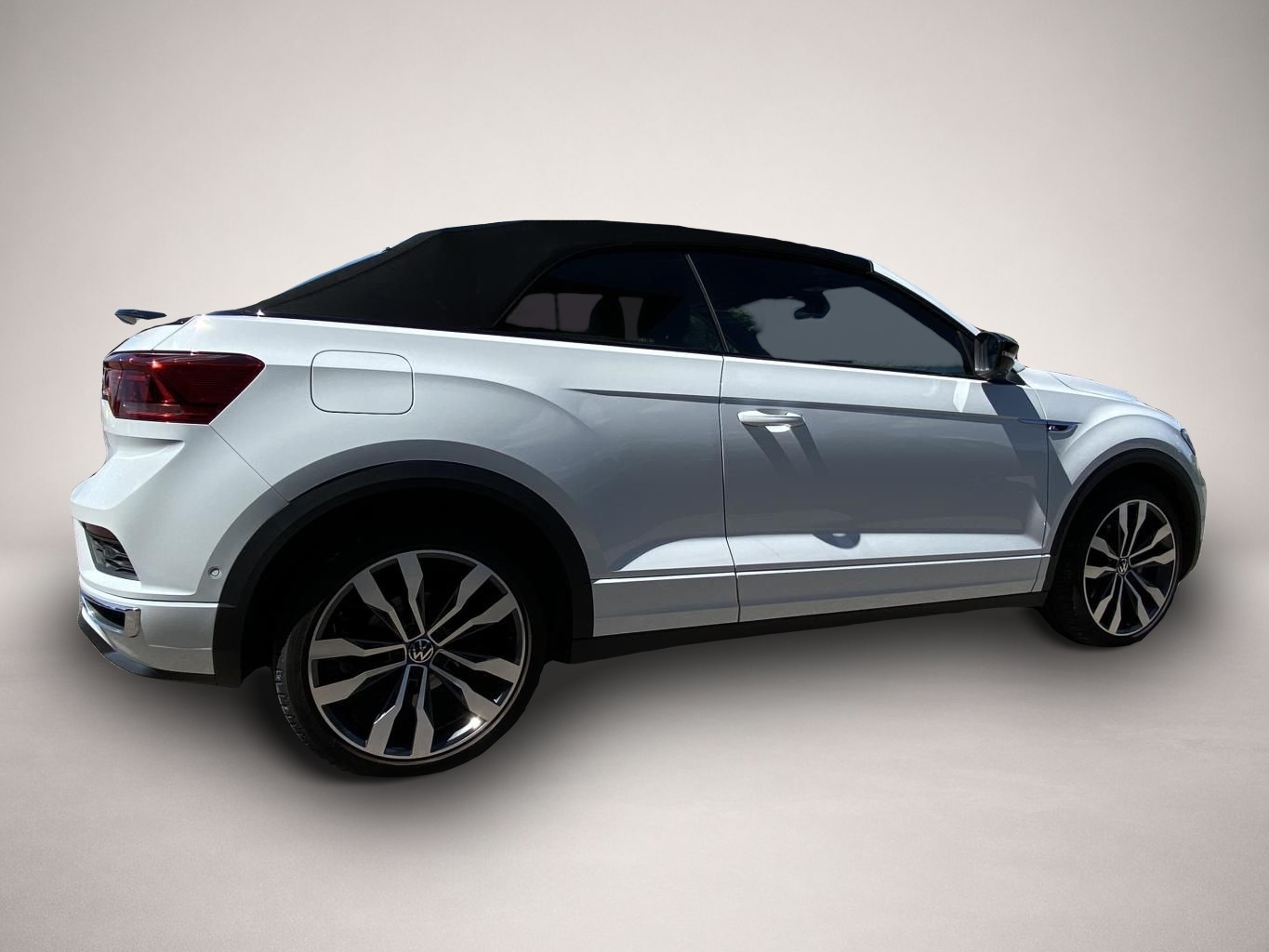 Fotografie des Volkswagen T-Roc CABRIO 1.5 TSI DSG R-LINE AHK+APP-CONNECT+