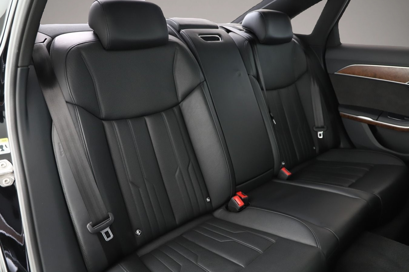 Bild 5 Audi A8 60 TFSI e Q Tip Luft HD Matrix 360° B&O HuD P