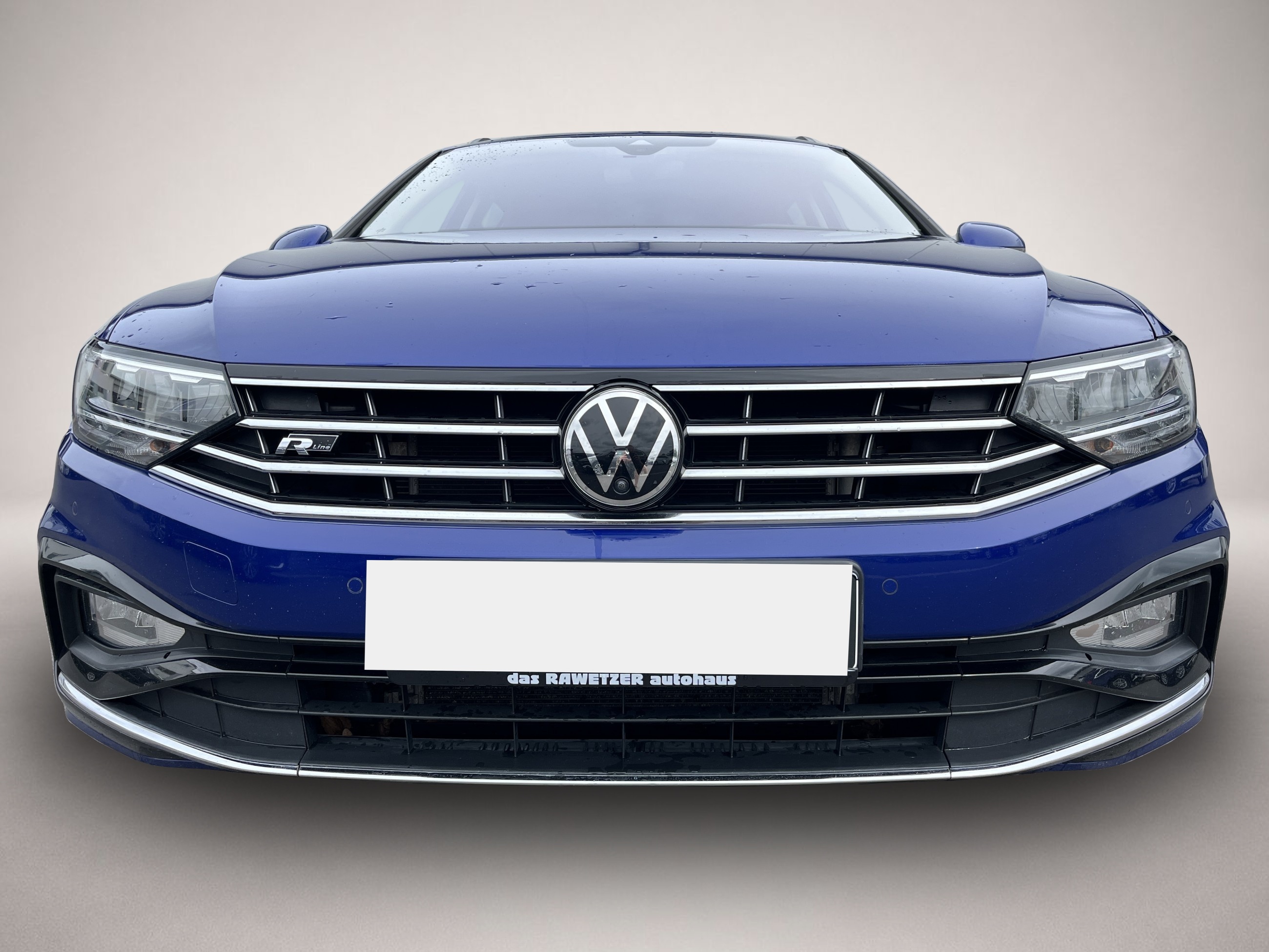 Fotografie des Volkswagen Passat Variant 2.0 TDI DSG R-Line AHK STHZ NaviP