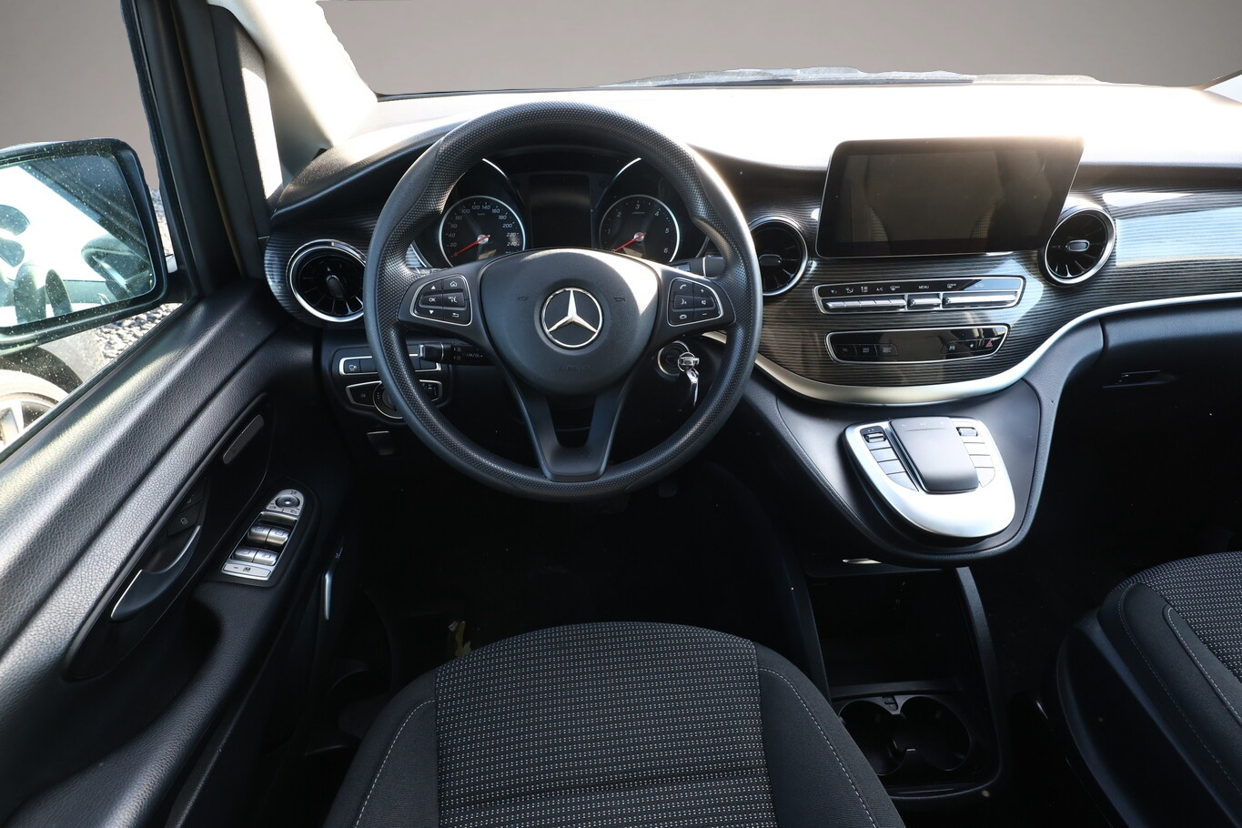 Bild 6 Mercedes-Benz V 220 V 220d 163 Kompakt 360°Kam Burmester ParkP SHZ