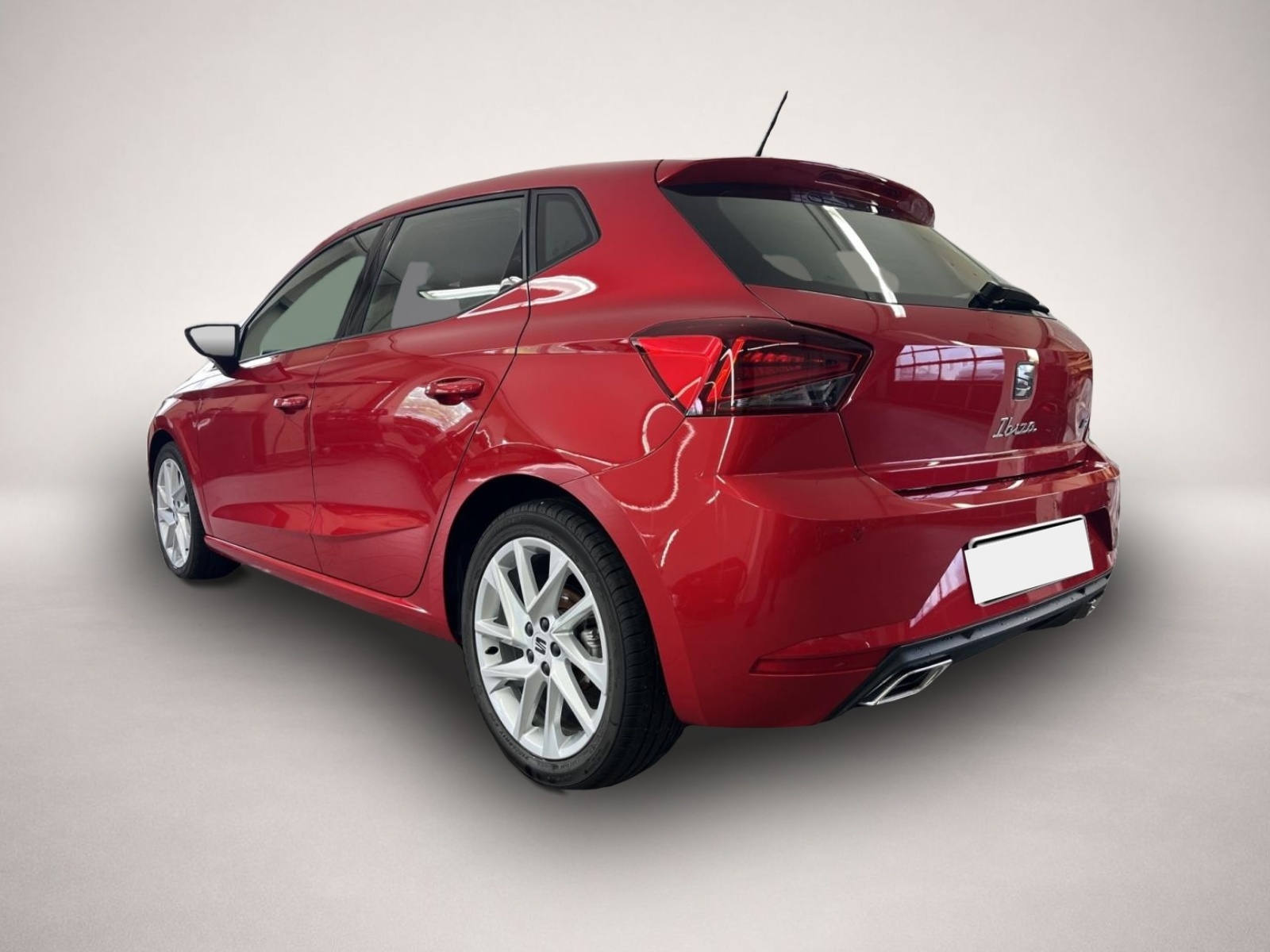 Bild 4 Seat Ibiza 1.0 TSI DSG AB198EUR FR NAVI REAR VIEW SHZ