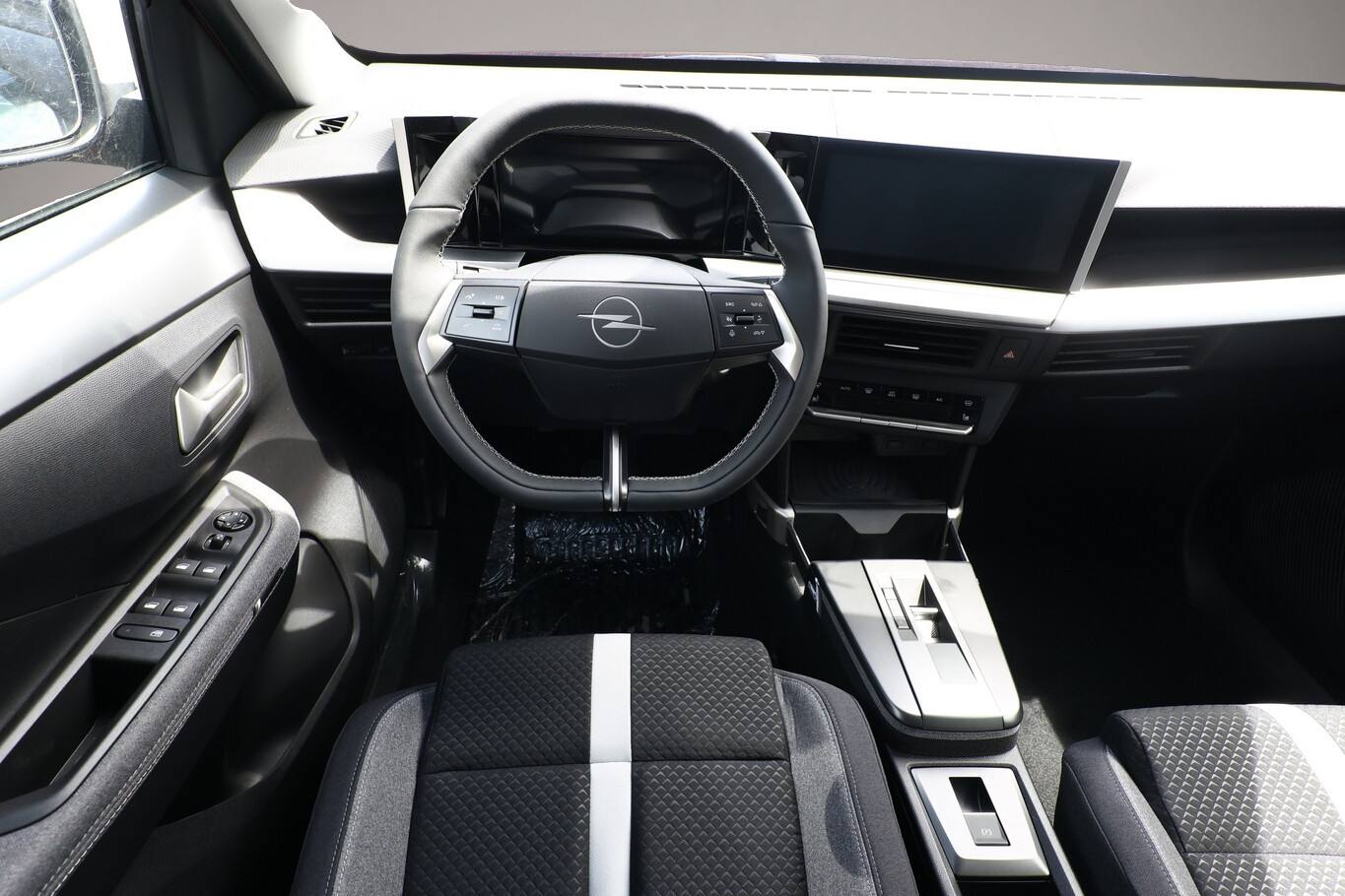 Bild 6 Opel Frontera Hybrid AT GS 7-S TechP SHZ LHZ Nav Kam