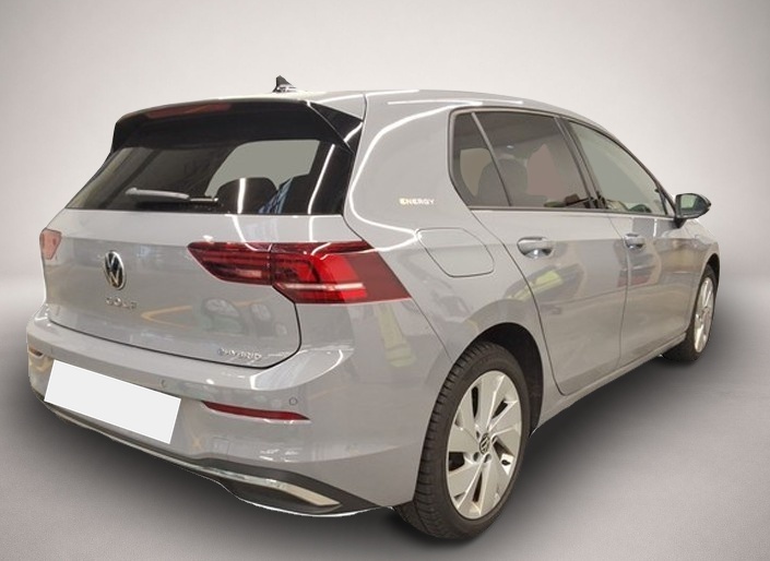 Fotografie 2 des Volkswagen Golf 8 1.5 TSI eHybrid DSG 5-J-GAR NAVI AHK LED