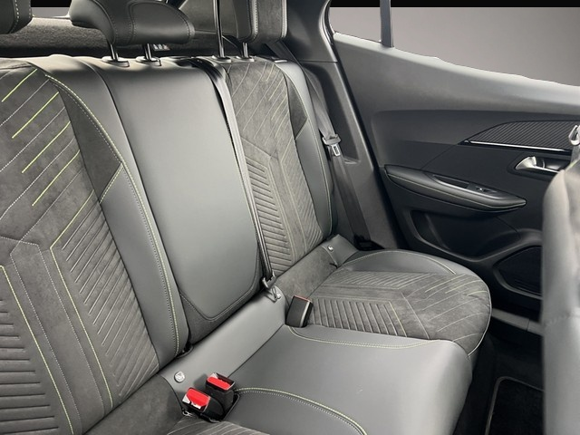 Bild 11 Peugeot 2008 145PS Hyb. GT El.-Alcantara-Massage-Sitze P