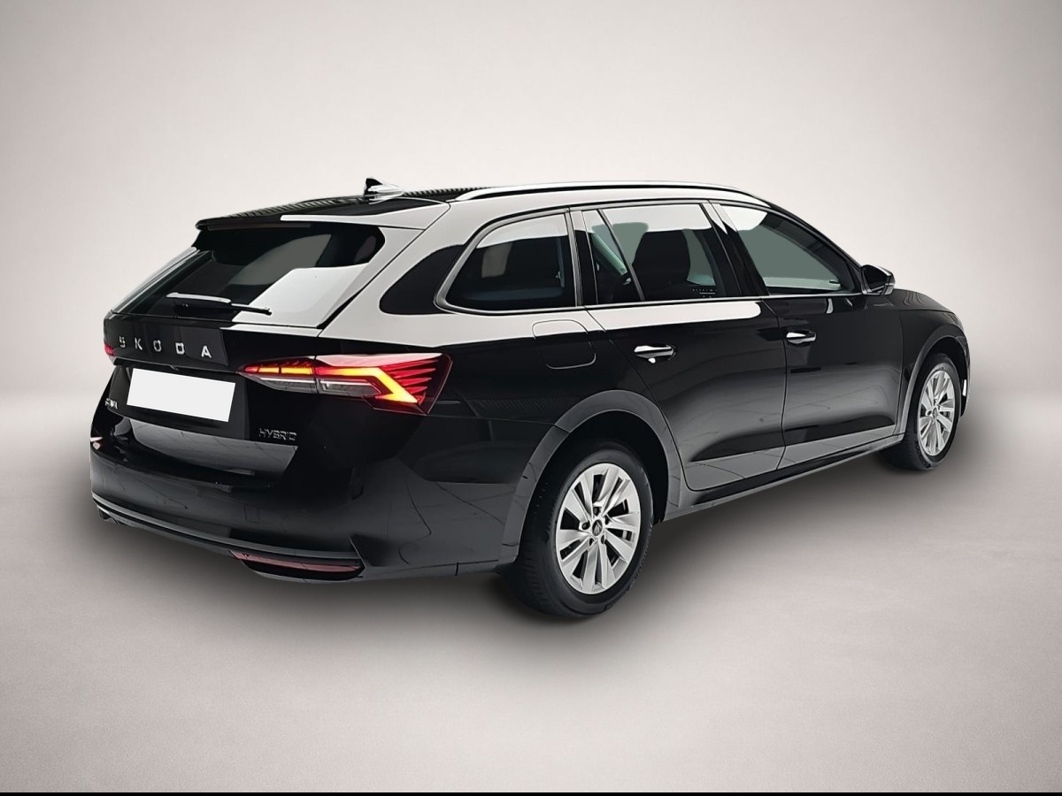 Bild 2 Skoda OCTAVIA COMBI 1.5 TSI DSG 130 JAHRE KLIMAAUTO LE