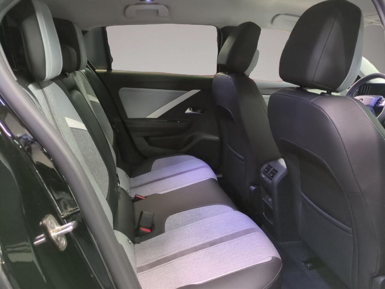 Fotografie 4 des Opel Astra Elegance Shz Navi Kamera PDC v+h