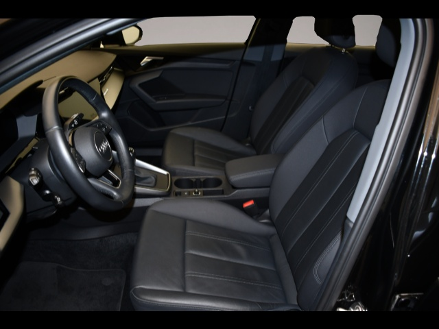 Audi A3 A3 Sportback 30TFSI LEDER/NAVI/LED/SITZHZ - Thumbnail 3
