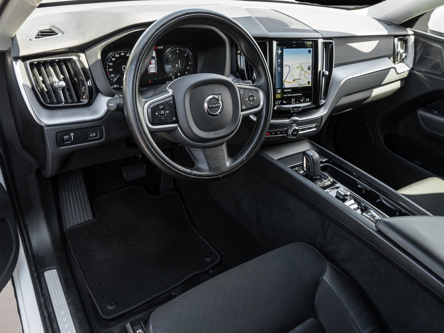 Bild 7 Volvo XC60 B4 AWD Momentum Pro Harman/Kardon 360Grad L