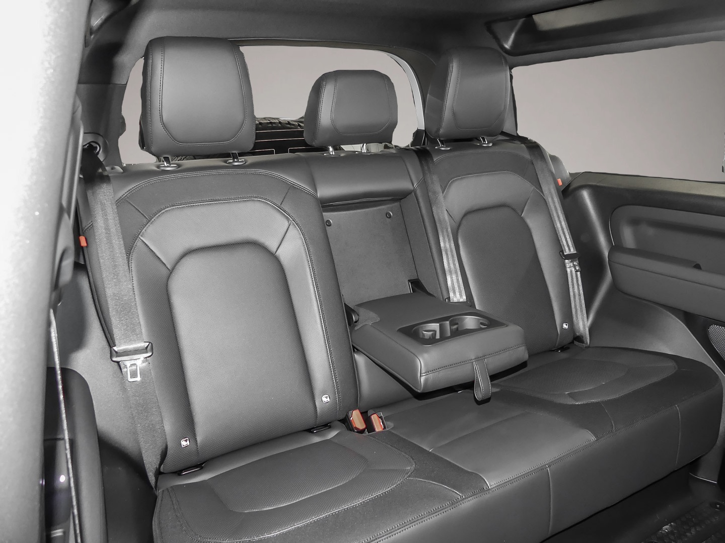 Fotografie 5 des Land Rover Defender 90 X-Dynamic SE D200 Mild-Hybrid EU6d A