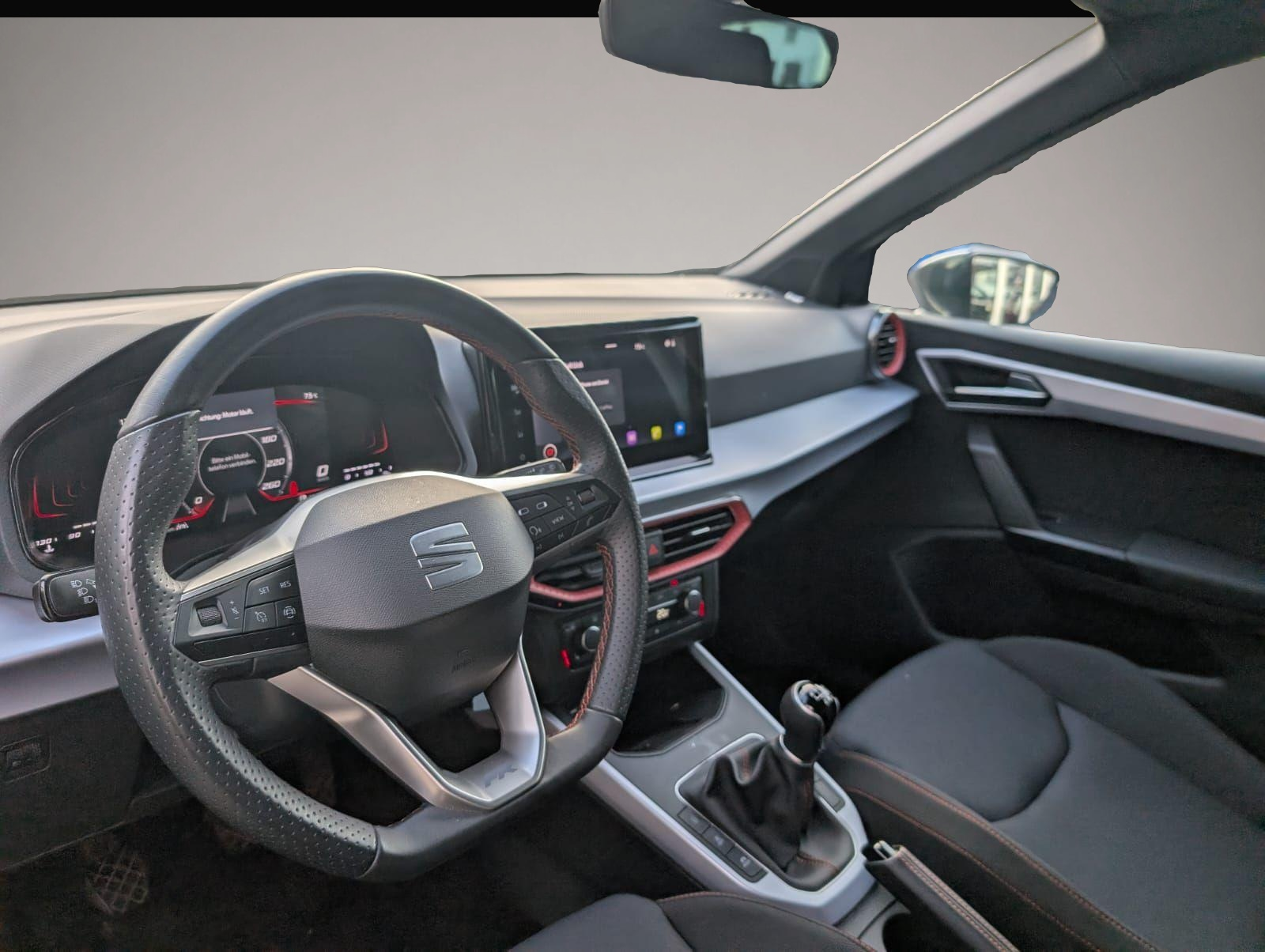 Fotografie des Seat Arona 1.0 TSI FR Navi LED SHZ PDC DAB