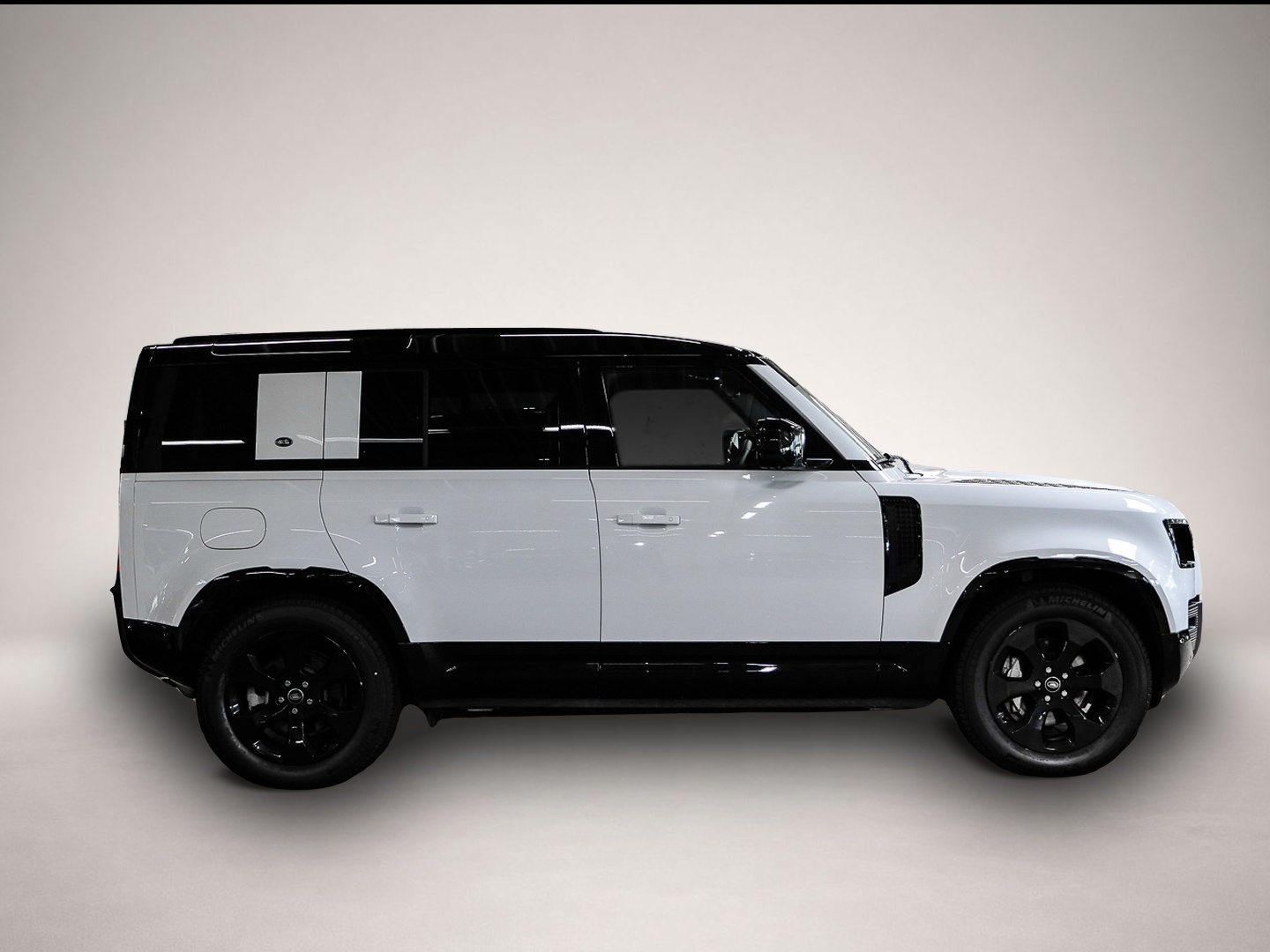 Bild 5 Land Rover Defender 110 X-Dynamic SE P400 Luftfederung AD N