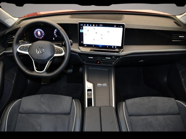 Bild 4 Volkswagen Passat Variant 1.5 eTSI DSG Business AHK/AreaVie