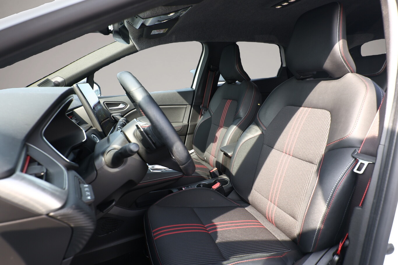 Bild 5 Renault Captur II 1.3 TCe 160 EDC Mild-Hybrid R.S. Line