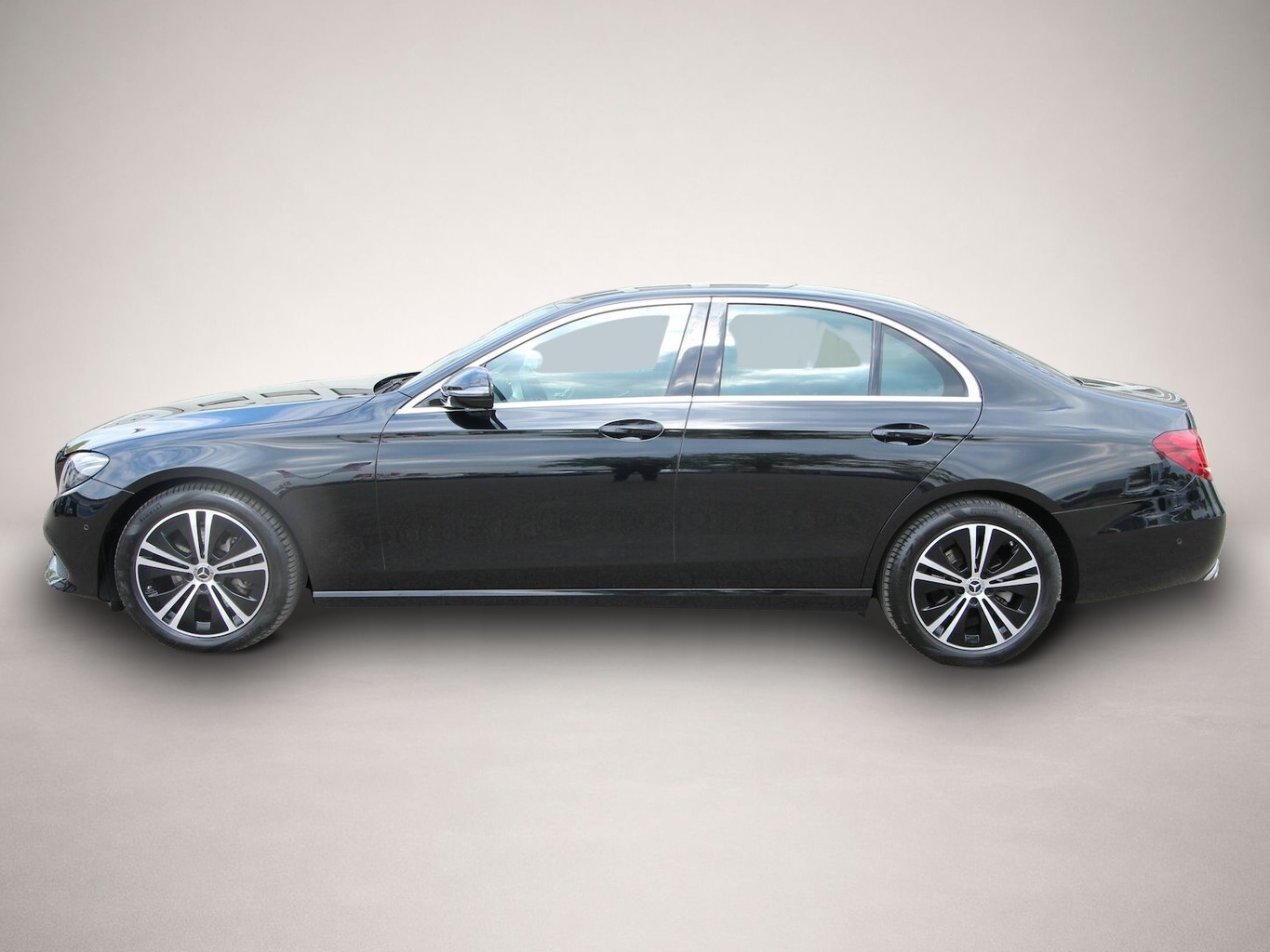 Bild 4 Mercedes-Benz E 220 d Avantgarde NAVI+LED+KAMERA+STANDHEIZUNG.