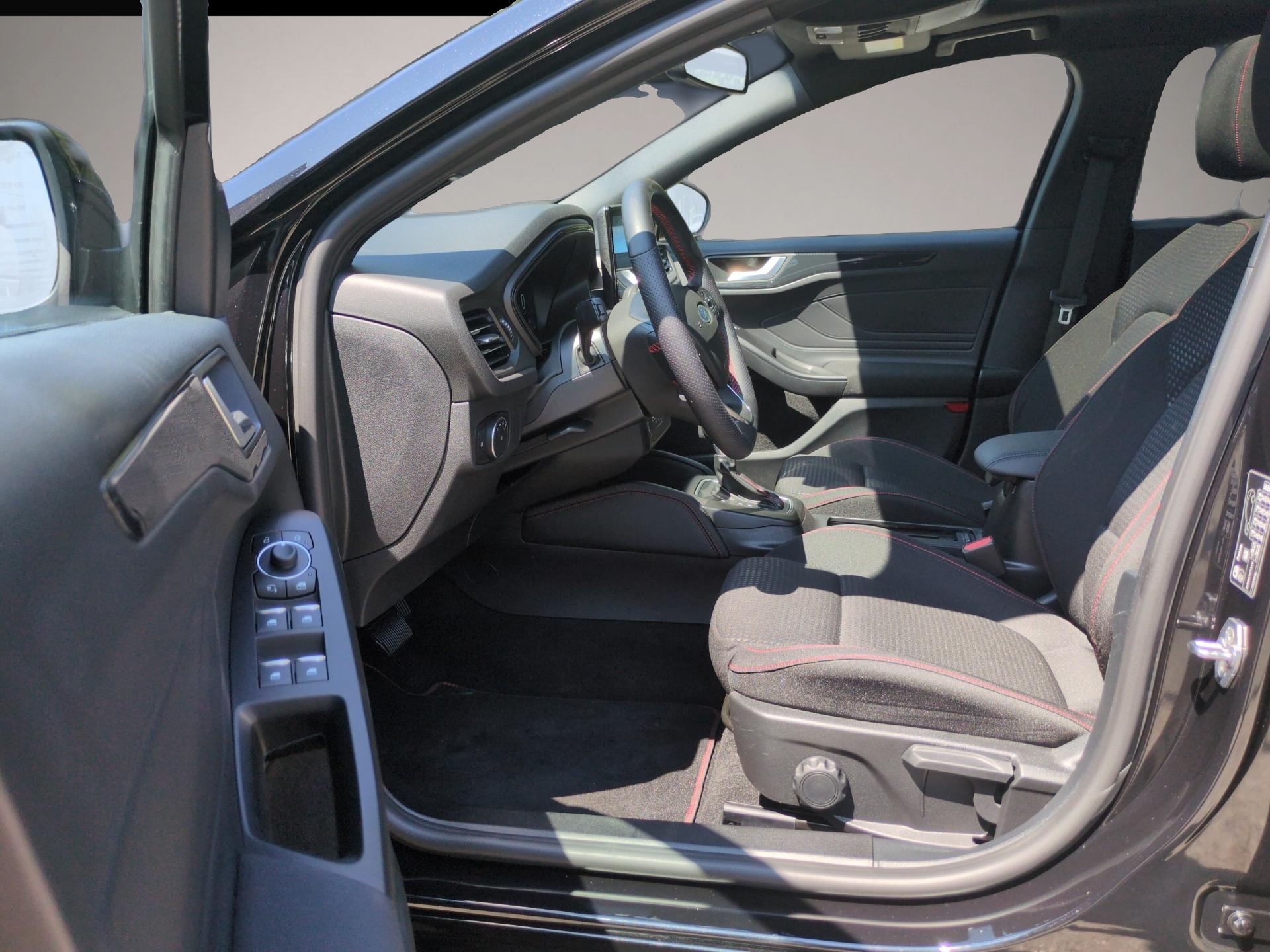 Bild 7 Ford Focus Turnier 1.0 EcoBoost ST-Line X Automatik L